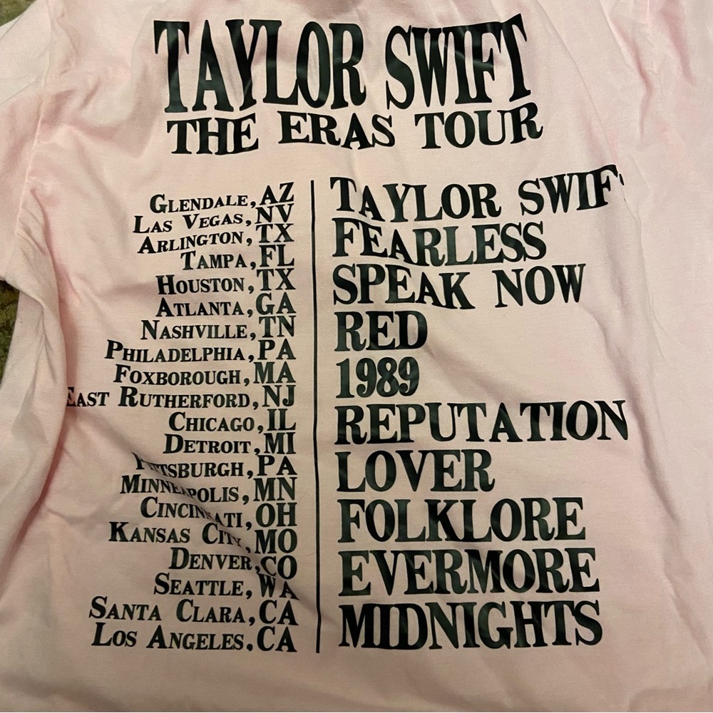 Taylor Swift Pink Graphic T-Shirt Eras Concert with Celebrity Collage Size XL. - Picture 2 of 4